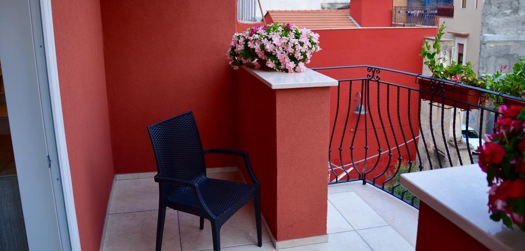 B&B Al Vecchio Borgo Барлетта Экстерьер фото